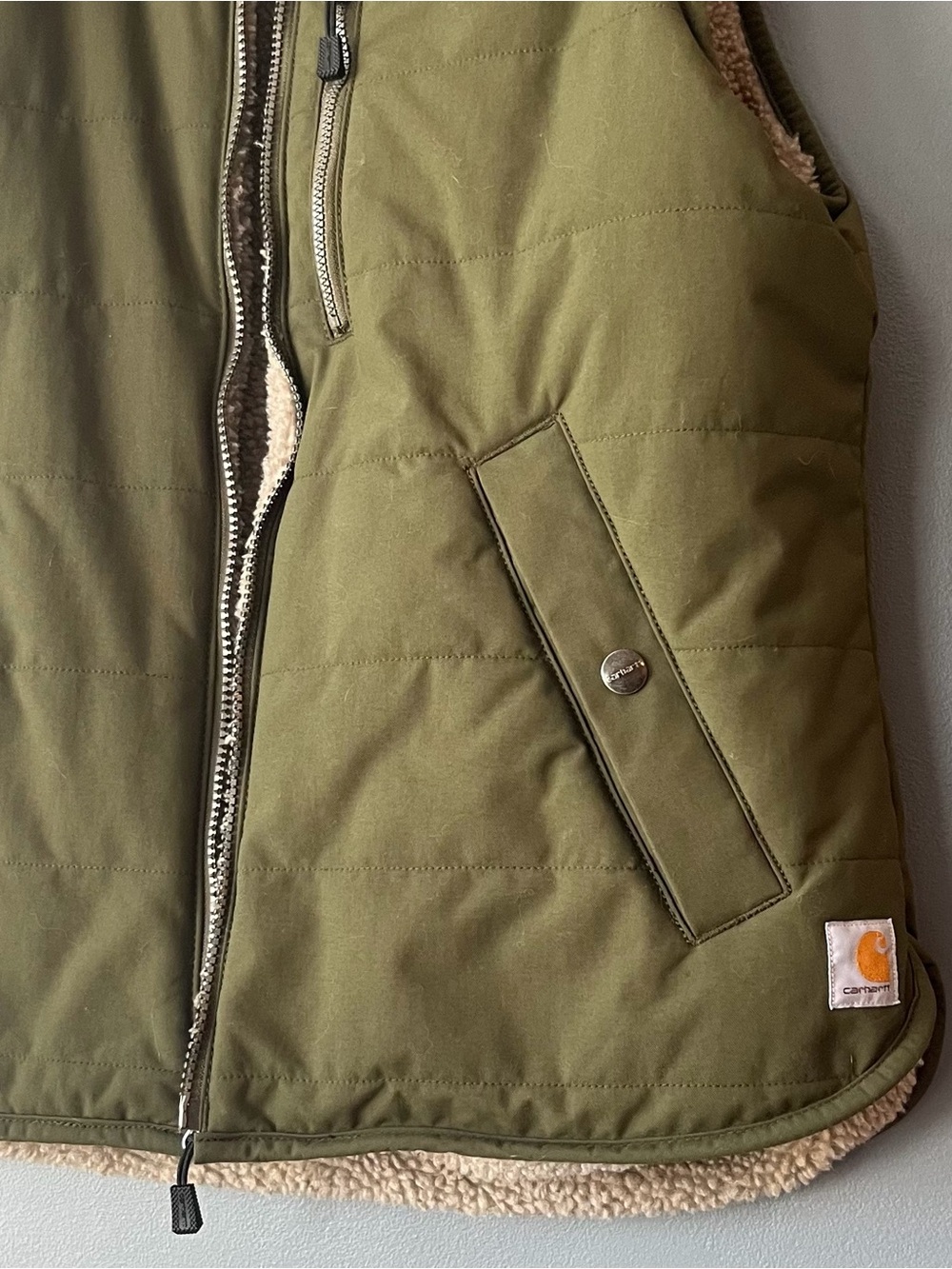 Carhartt Utility Sherpa Lined Reversible Vest in Basil - Picture 4 of 9